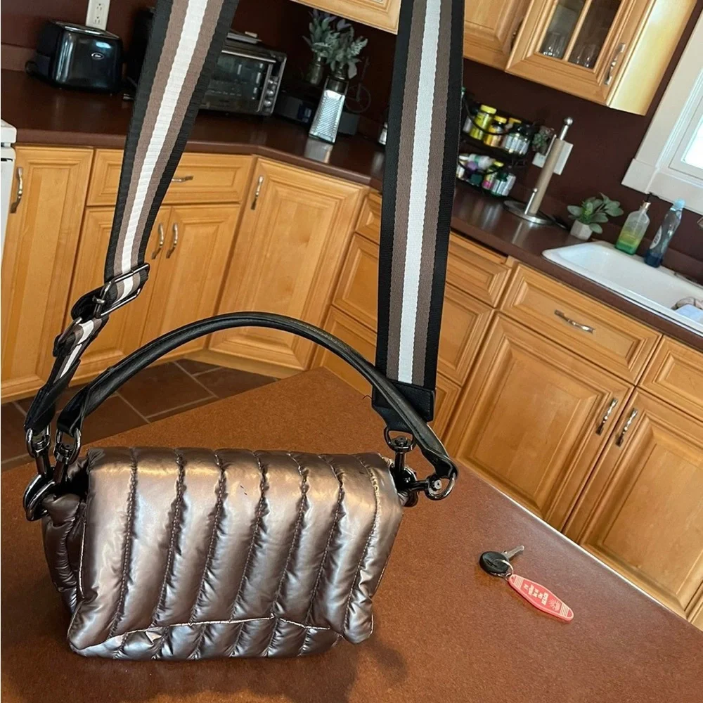 Think Rolyn Bag - Picture 1 of 8